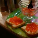 Cum să sare acasă caviarul de somon roz din pește congelat